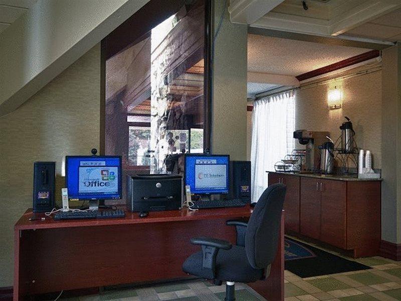 Howard Johnson By Wyndham Clifton Nj Eksteriør billede