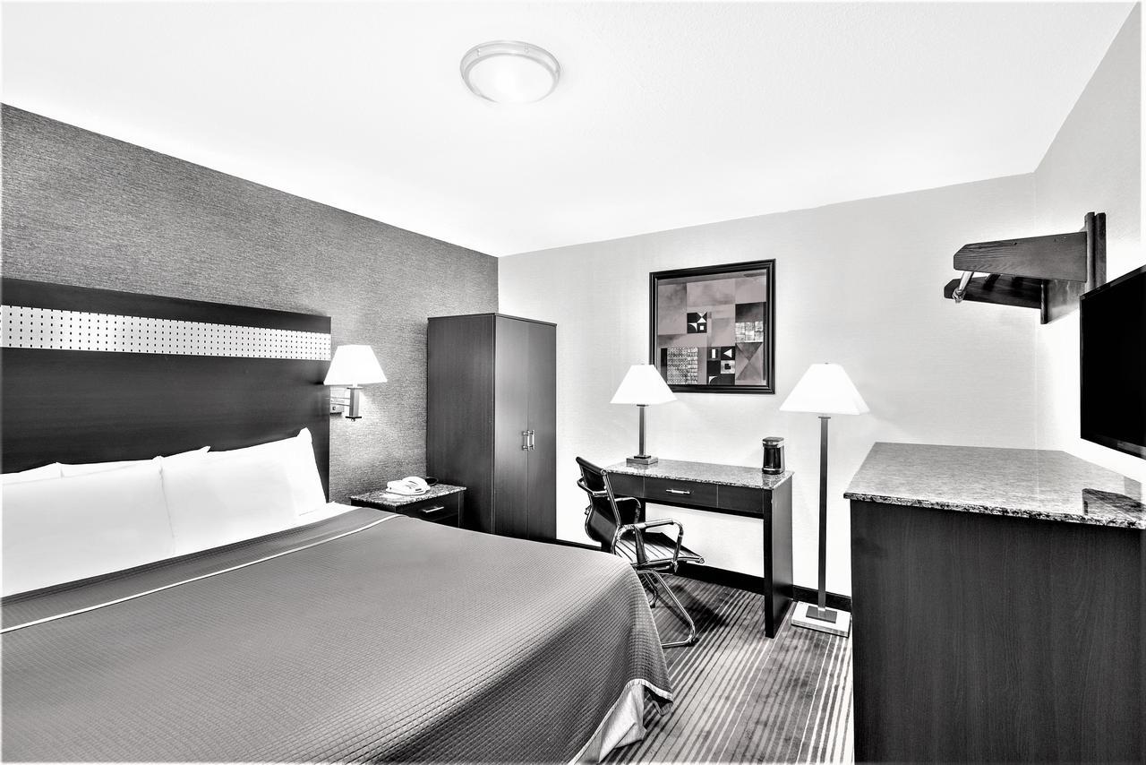 Howard Johnson By Wyndham Clifton Nj Eksteriør billede